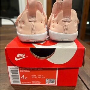 Nike Kids Water Shoes - Light Pink